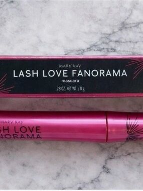 Mary Kay Lash Love Fanorama Mascara - Metallic Hot Pink
